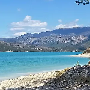 https://le-studio-du-lac.fr-provencehotel.com
